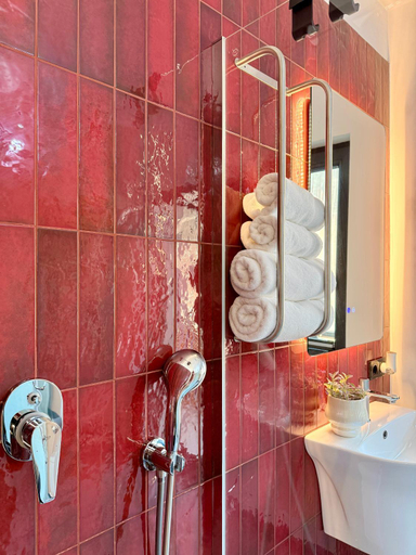 Bathroom 3, Greg Rooms, Sinaia