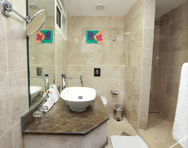 Bathroom 5, The Victory Hotel, Doha