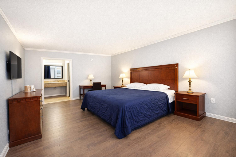 Bedroom 2, Quarters Inn & Suites, Davidson