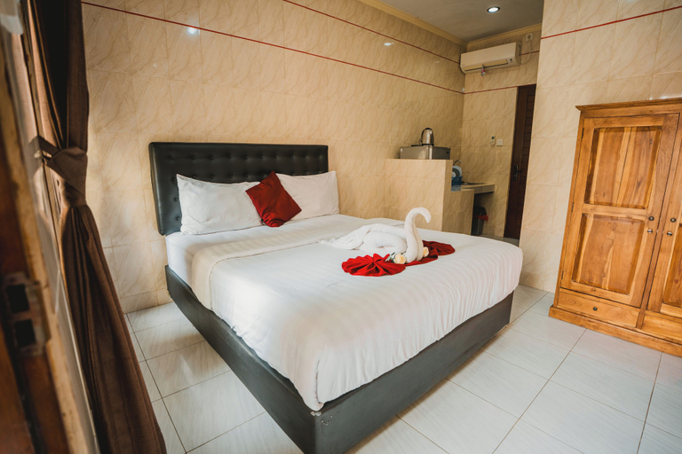 Room 5, Santhi Graha Guest House, Badung