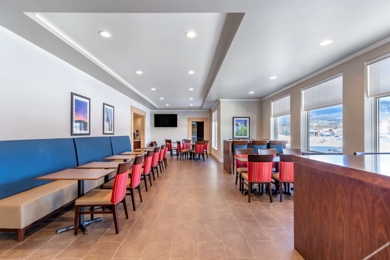 Food & Drinks 5, Comfort Inn & Suites, Fraser-Fort George
