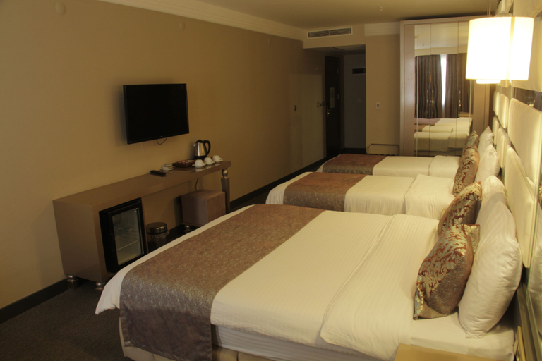 Bedroom 4, Elite World Nest Van, Merkez