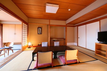 Others 4, Yorozuya, Yamanouchi