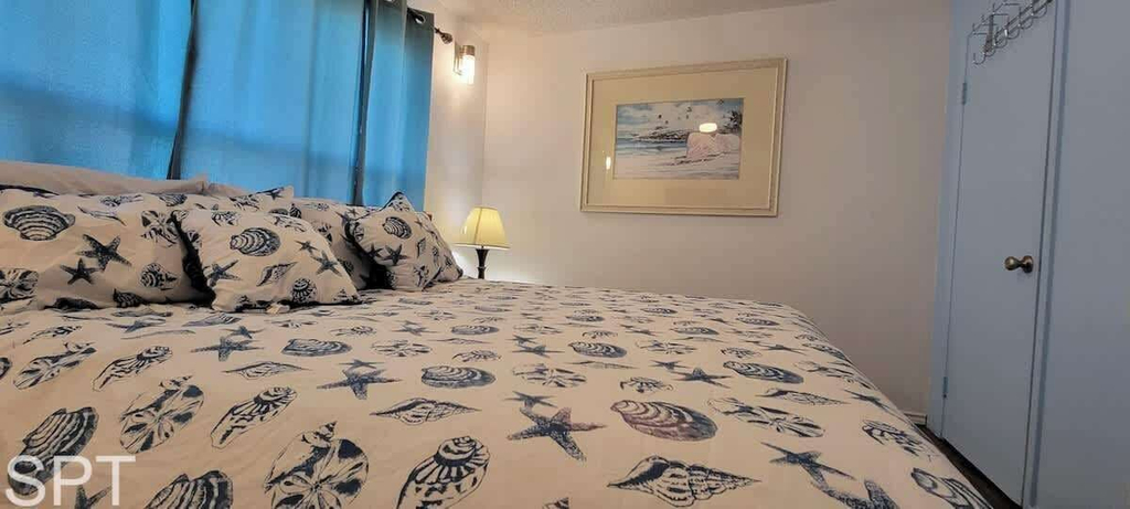 Room 2, Beach Access Condo - Pool - Hot Tub With BBQ, Cameron