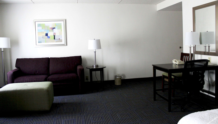 Others 5, HAMPTON INN & SUITES HAZARD, KY, Perry