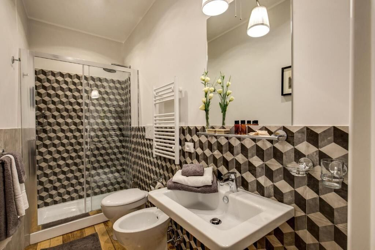 Bathroom 5, magenta collection navona, Rome