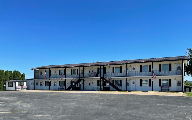 Exterior & Views 2, Motel Tipton, Cedar