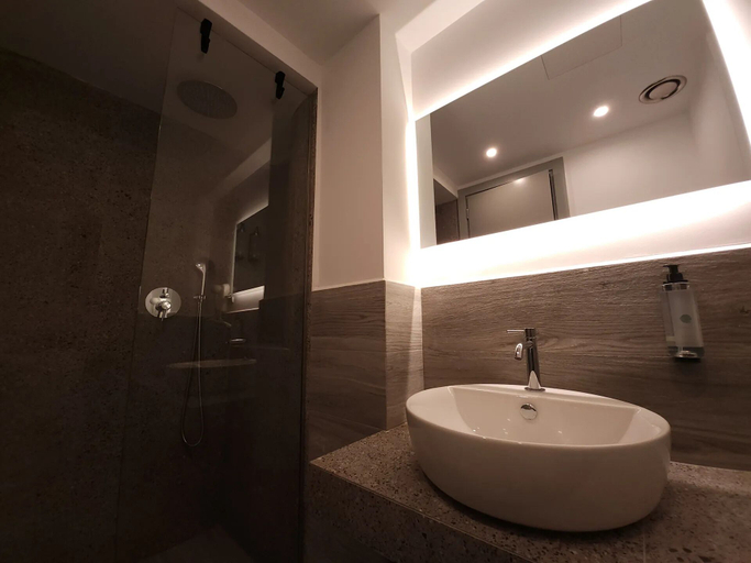 Bathroom 4, Urban Core Residence, Attica
