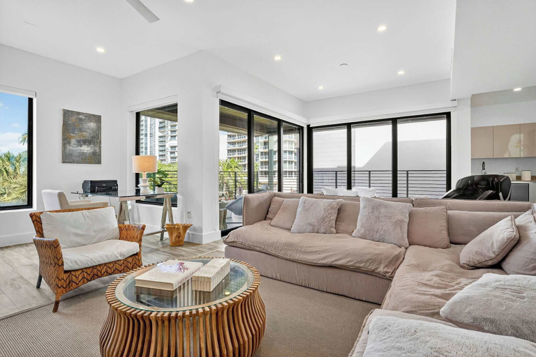 Living area, Shoreline Villa by Rove Rooftop & Beach Access, Broward