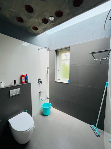 Bathroom 2, Dyavaaprthivi, Krishnagiri