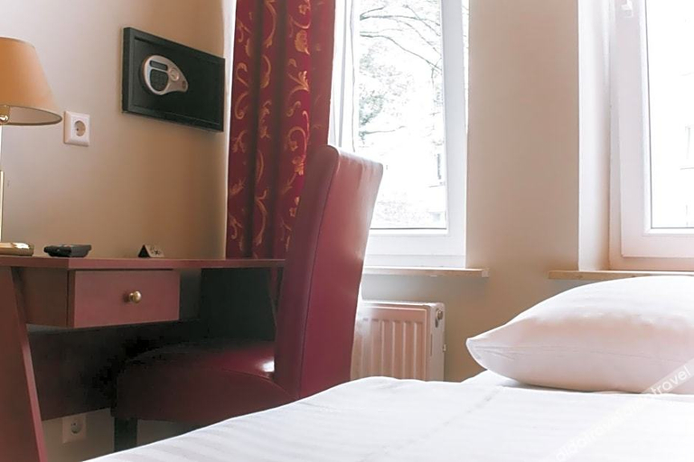 Bedroom 4, Hotel Hamburg Altona, Hamburg