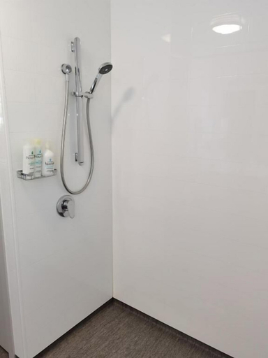 Bathroom 3, Milford Road Apartments, Southland