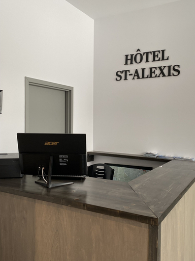 Others, Hôtel St-Alexis, Portneuf