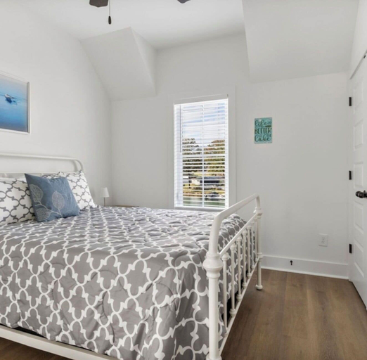 Room 4, Lake Happy, Tallapoosa