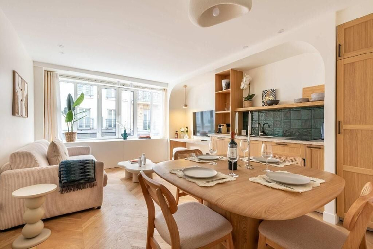 Interior, Élégance & Confort au Cœur de Paris, Paris