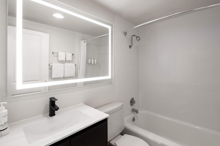 Bathroom 4, The Dylan, a Baymont by Wyndham, Seattle