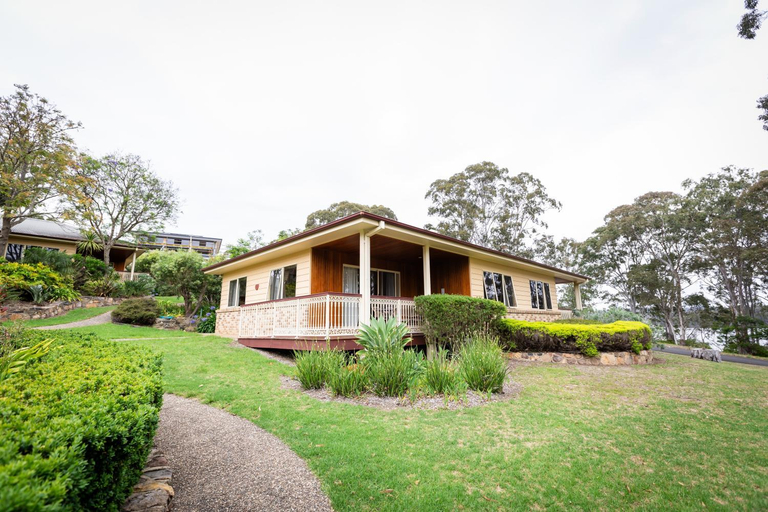 Exterior & Views