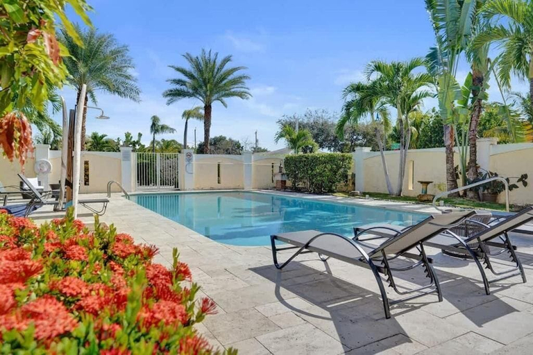 Pool 4, Capri, Palm Beach