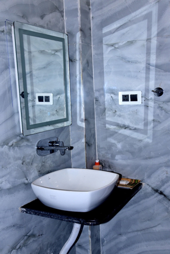 Bathroom 4, Goroomgo Shivalaya Gaya, Gaya