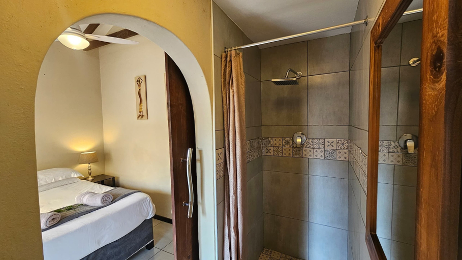 Bedroom 2, Lidwala Lodge, Lobamba