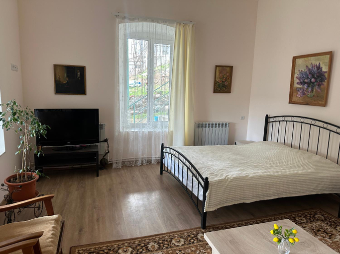 Bedroom 2, Sweet Home