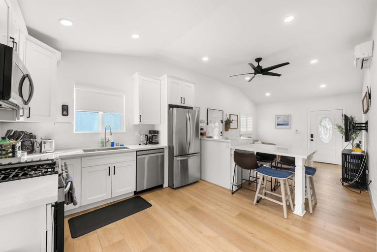 Interior 3, @ Marbella Lane - Cityside Haven w/ Touch of Charm, Los Angeles