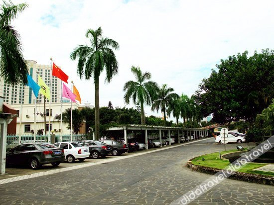 ��他, Rainbow Eco Hotel, Haikou