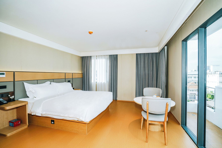 Bedroom 4, BANGKOK ORIENTAL HOTEL, Wattana