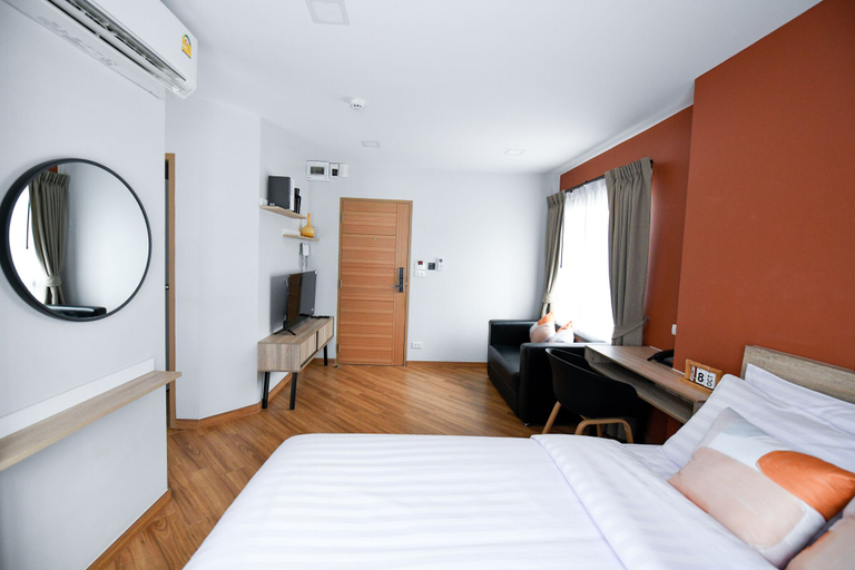 Bedroom 2, You Hotel, Chatuchak