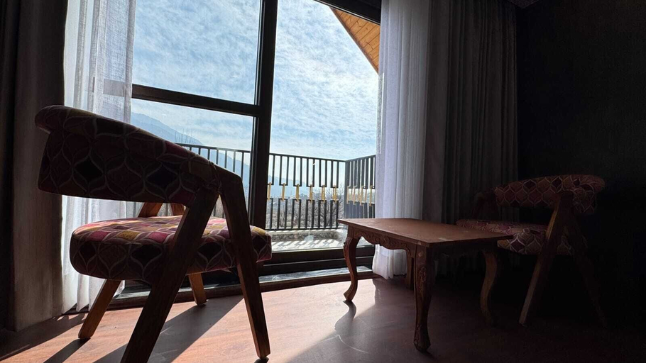 Interior 4, EMROZ BY KINGS RESORT, Anantnag