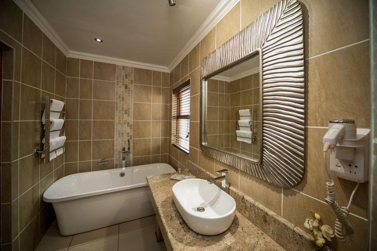Bathroom 5, Fairview Hotels, Spa & Golf resort, Mopani