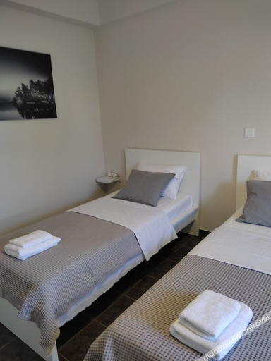 Bedroom 4, Double M, Attica