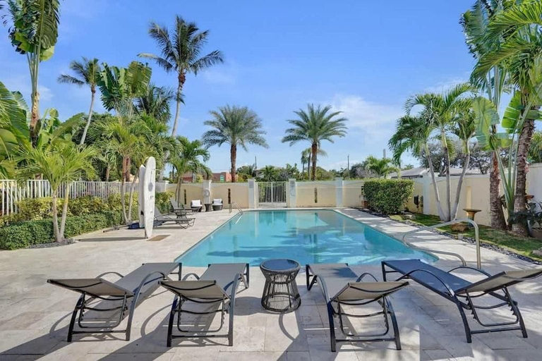 Pool 2, Capri, Palm Beach