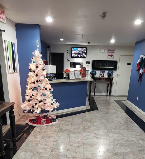 Public Area 3, express inn, Geary