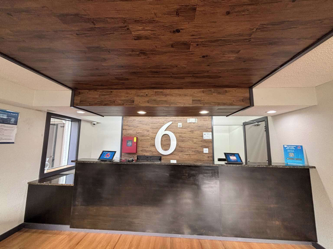 Public Area 2, Studio 6 Suites Charlotte, NC - Northlake, Mecklenburg