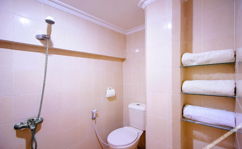 Bathroom, Bukit Indah Hotel Piyungan, Bantul