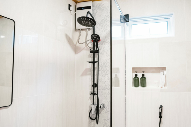 Bathroom 4, Island Serenity, Kaafu Atoll