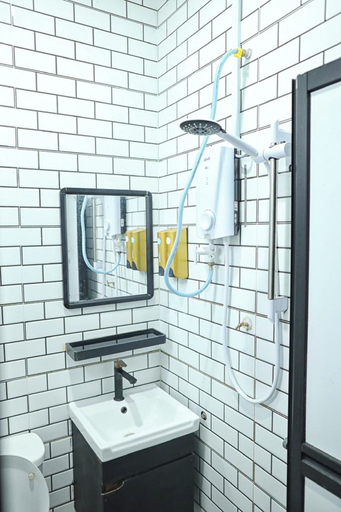 Bathroom 4, Aeden Villa, Roomstay & Homestay, Kuala Kangsar
