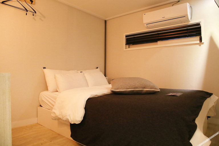 Bedroom 3, Noryangjin JH9, Dongjak