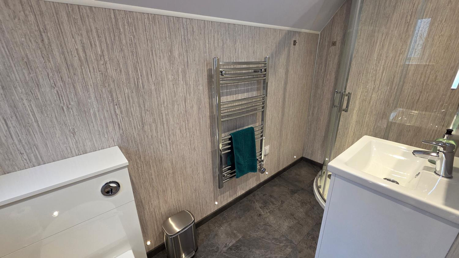 Bathroom 3, Bunroy Park, Highland
