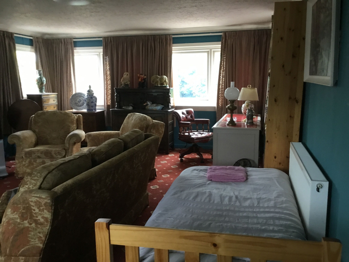 Others 4, Wansley Manor, Walsall