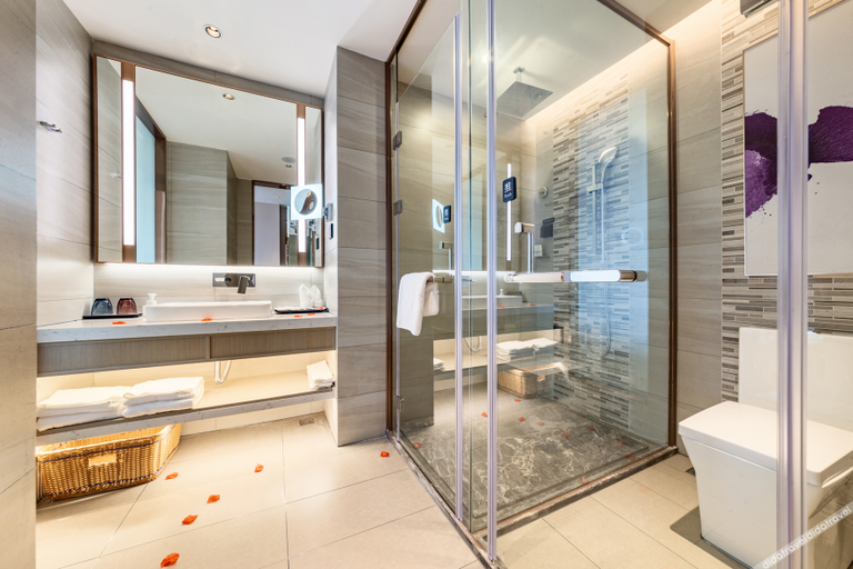Bathroom 3, Lavande Hotel Shaoguan Qujiang Nanhua, Shaoguan