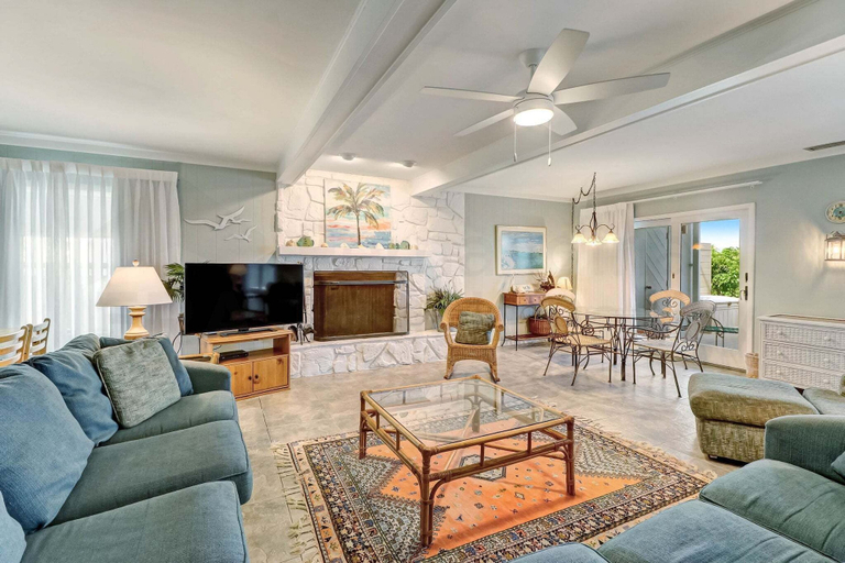 Primary image, 2340 S Fletcher Ave, Nassau