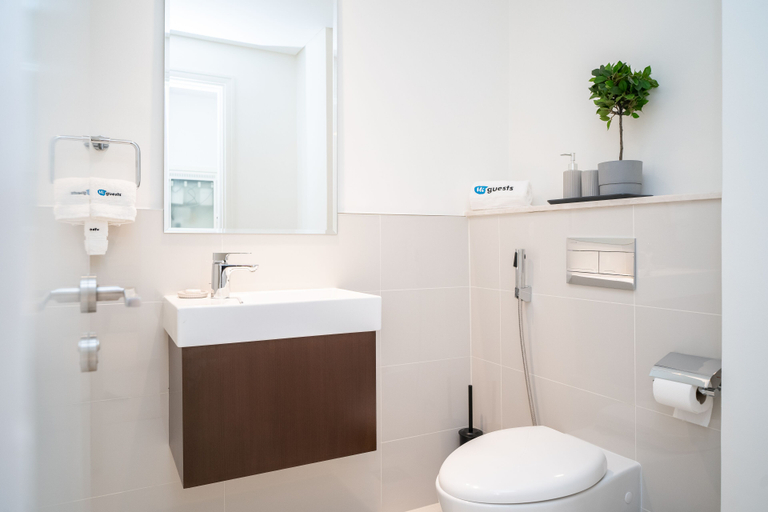 Bathroom 3, HiGuests - Boulevard Crescent Tower 2, Dubai