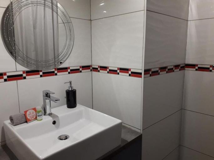 Bathroom 4, Les Tulipiers, centre ville, parking sécurisé, Sarthe