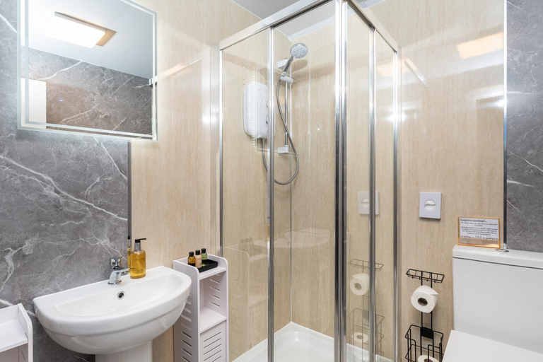 Bathroom 4, Dunfallandy House Hotel, Perthshire and Kinross