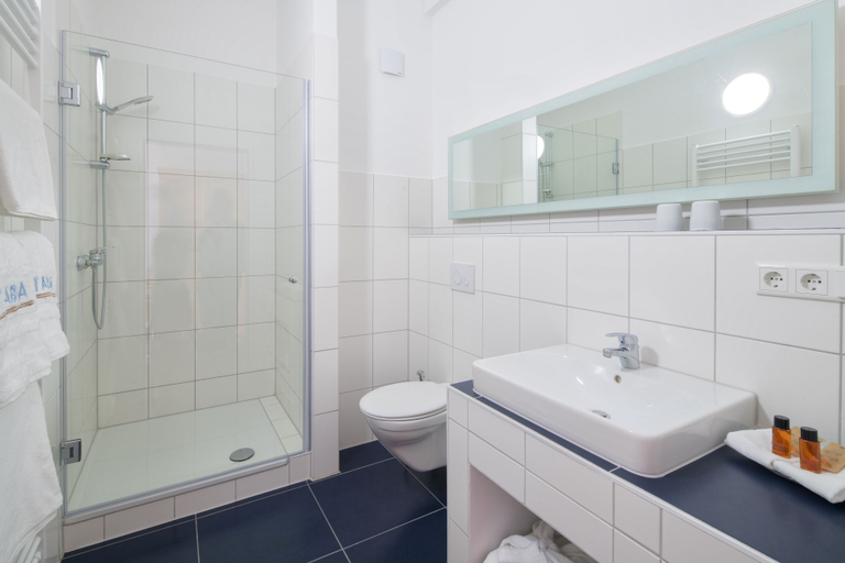 Bathroom 3, タバ ホテル, Steinburg