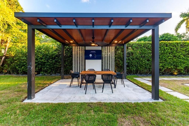 Outdoor dining, Villa II Palazzo by Glam Homes, Miami-Dade