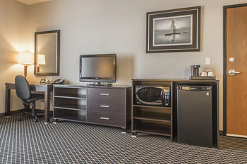 Others 4, Quality Inn and Suites Petawawa, Renfrew
