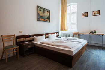 Others 2, Hotel Queenspark, Berlin